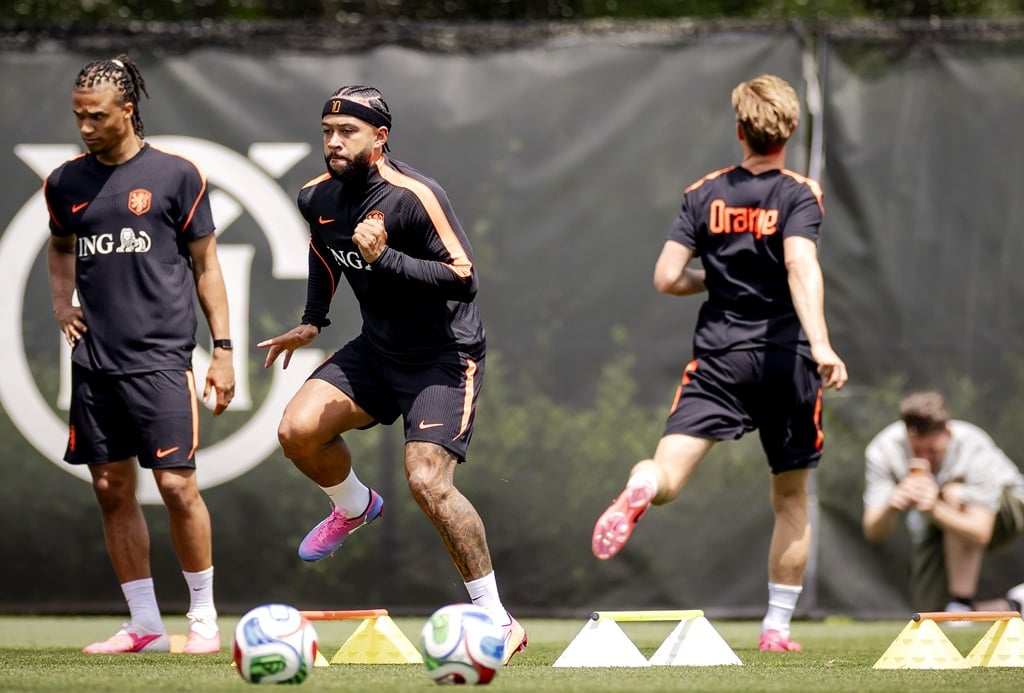 Oranje oefent vanavond tweemaal tegen Oezbekistan: de slimme aanpak van Koeman