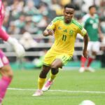 Themba Zwane: WK-droom na 23 minuten voorbij - drie duels schorsing voor Zuid-Afrikaans icoon