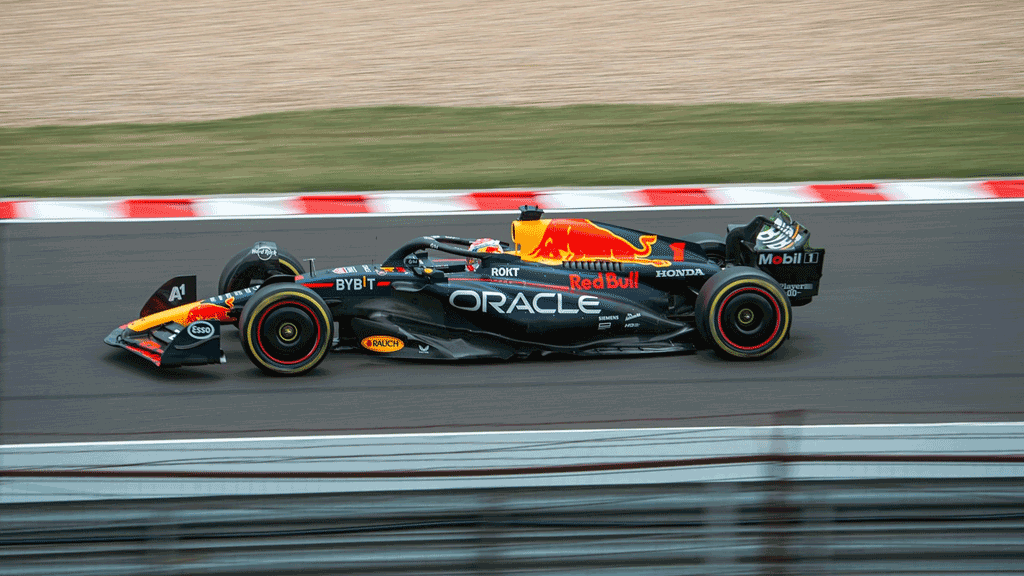 Terugblik: Russell houdt Verstappen nipt af in Azerbeidzjan
