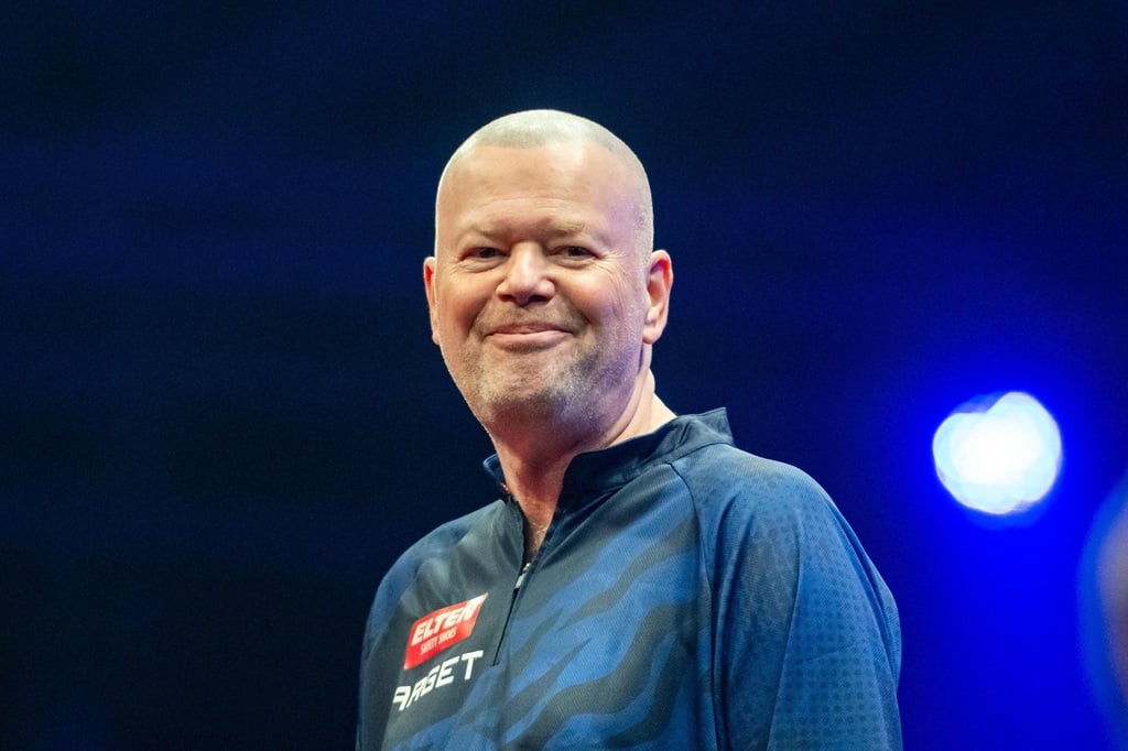 Doet Raymond van Barneveld dit jaar nog mee aan het WK? Spannende weken in aantocht!