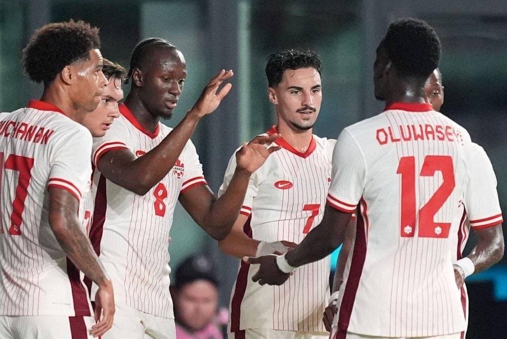 La selección de Canadá antes de un partido oficial