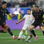 Chris Wood em campo na estreia de Nova Zelandia contra Ira na Copa do Mundo 2026
